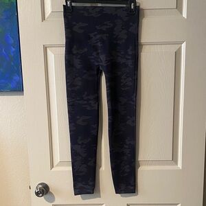 SPANX Women’s Look at Me Now Seamless Camouflage (Black) Leggings